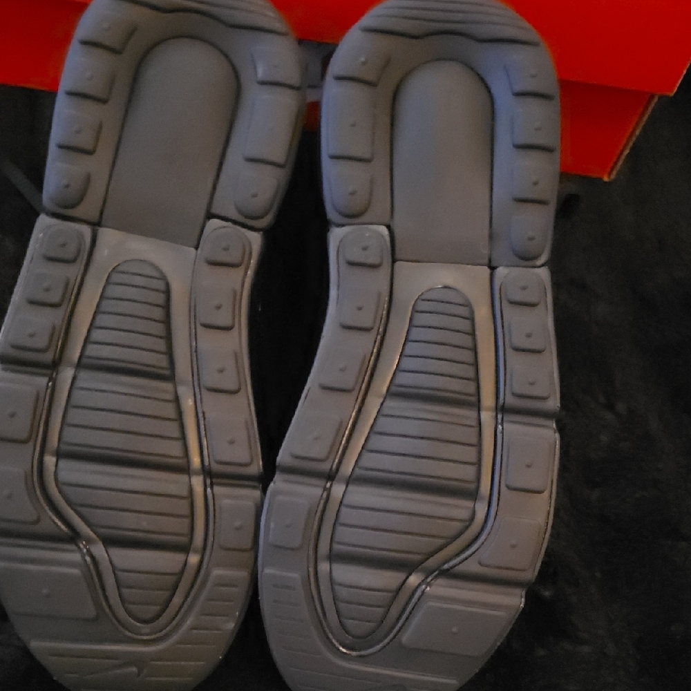 Nike Black Mesh Sneakers Airmax 270 - Picture 3 of 5